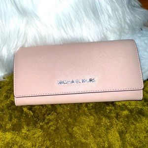 COPY - Micheal Kors Wallet light pink